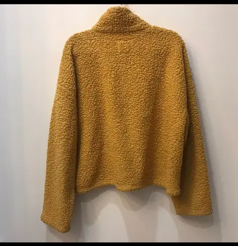 Thread and Supply  Mustard yellow half zip sherpa size Large. 