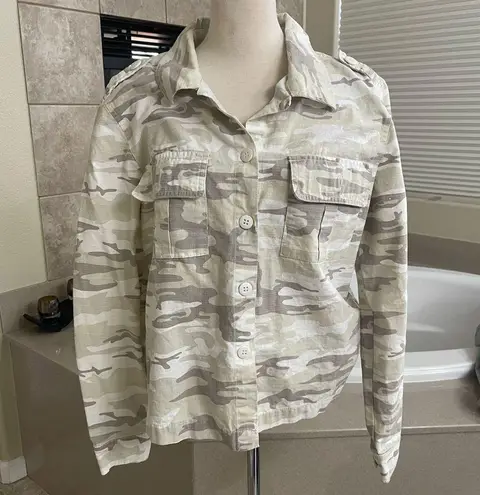 Sanctuary  Camo Pocket Jacket Shirt Womens Size small‎ Button Front EUC