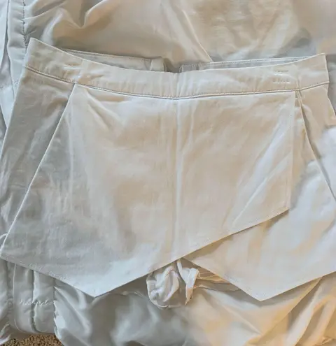 Forever 21 White Envelope Skort - Image 2