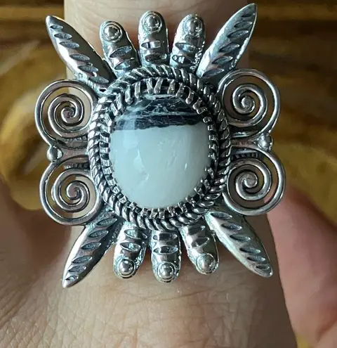 White Buffalo Sterling Silver Feather Ring Size 8 Black