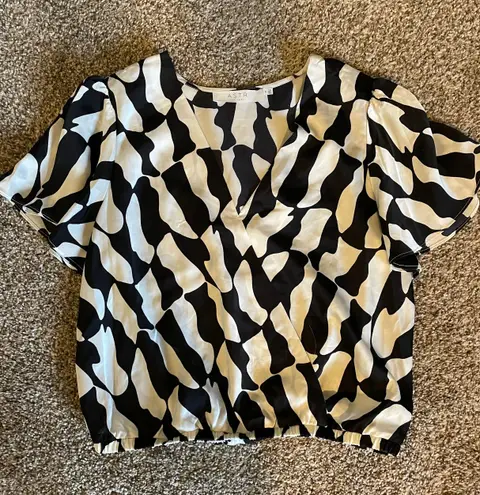 Black and White Work Shirt Size M