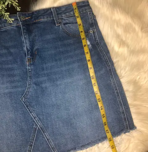 Old Navy distressed denim raw hemmed skirt sz 14