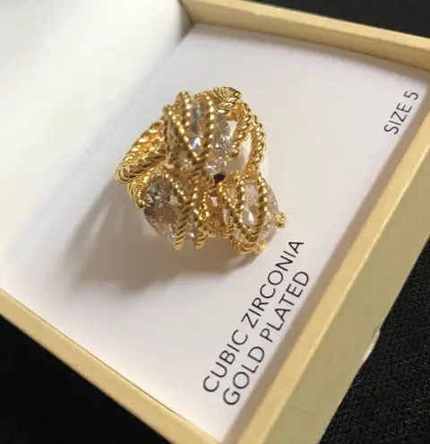 Gold rope ring with 3 big diamonds size 5 New