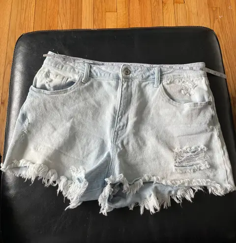 REWASH Super High Rise Riveted Ripped Raw Rip Classic Light Wash Texas Jeans Shorts Light distressed acid crop high waist Mom vintage Sz 31 / 13 Sky Baby Blue