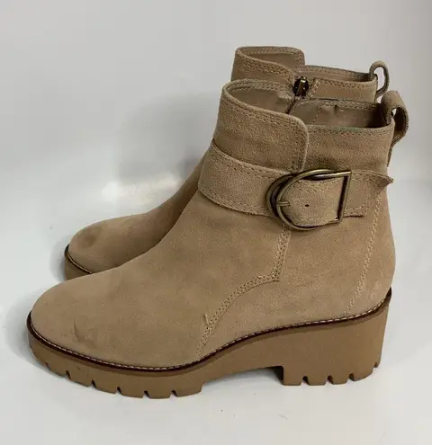 Blondo waterproof tan suede combat boots lug Sole size 8