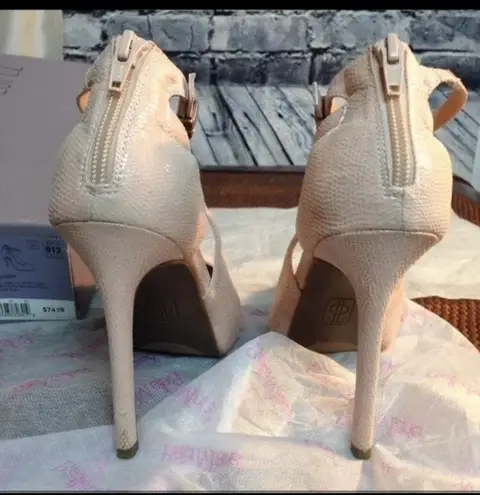 Jennifer Lopez Blush Heels Size 8 Med