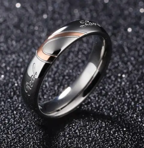 2pcs Heart Shaped Couple Rings
