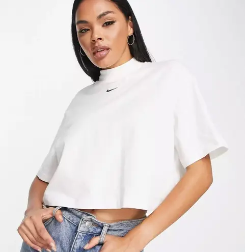 Nike  Oversized Crop