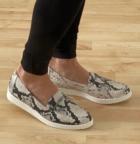 Naturalizer Snakeskin Print Ranger Slip On Sneaker Sz 7