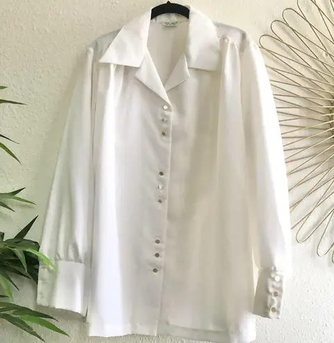 70s white large exaggerated collar oversized blouse with slightly puffy sleeves #70s #puffysleeves Size XL