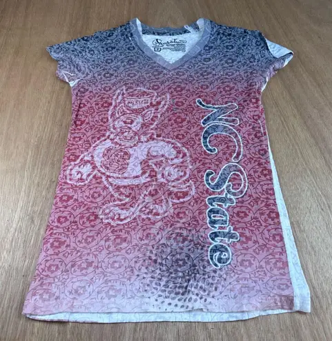 Pressbox NC State Women’s M V-Neck Tee Red Gray Ombre Wolfpack Shirt