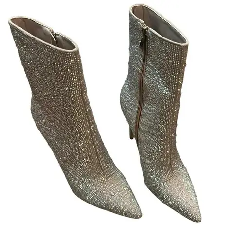 Silver All Rhinestone jeweled pointed toe heeled boot women’s size 8 glamorous