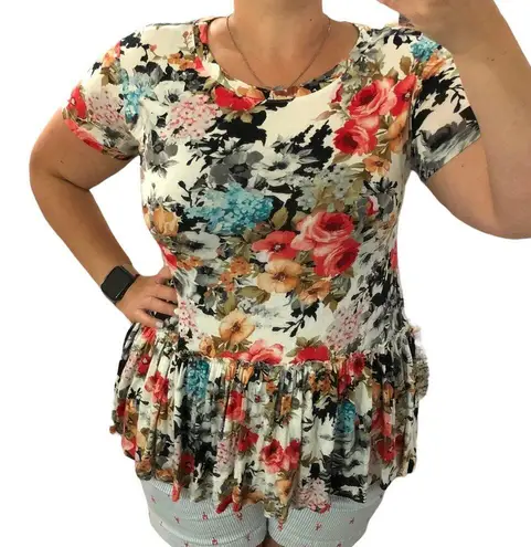 Agnes & Dora SMALL Soft Floral Relaxed Ruffle Hem Short Sleeve Top