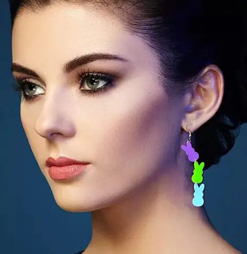 Easter Bunny Dangle Earrings NWOT Pink