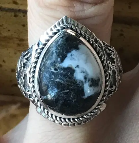 White Buffalo Sterling Silver Southwestern Ring Size 7