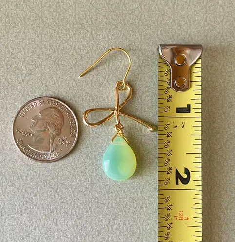 Handmade beautiful quality Czech glass beads ribbon dangle earrings 🎗💚