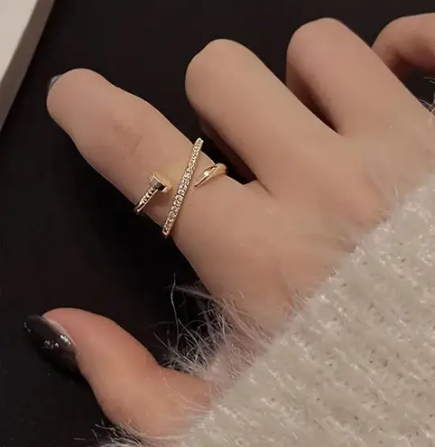 1pc Chic Paved Zirconia Adjustable Wrap Ring Shining Golden Finish Gold