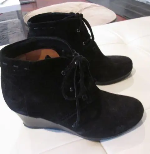 via spiga Fedora Black Suede Booties - Sz 8