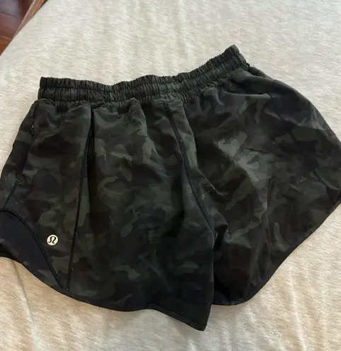 Lululemon  Camo Hotty Hot Shorts 2.5"