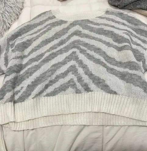 American Eagle Outfitters Sweater