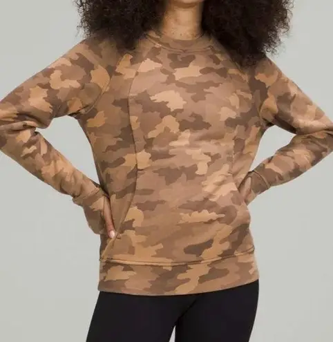 Lululemon  Scuba Crew Crewneck Heritage‎ 365 Camo
Sweatshirt