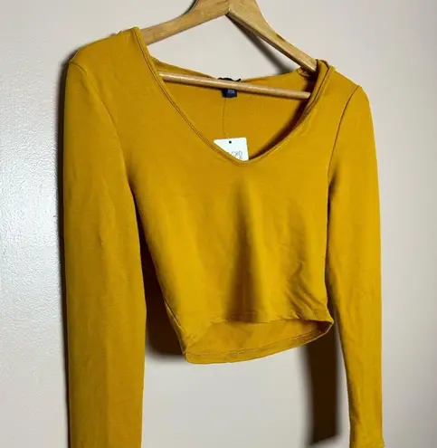Uk2la CLEARANCE! Gold Boutique Hooded Crop Top Size L NWT