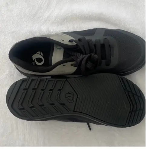 Pearl Izumi women's Black and Gray Athletic Shoes Canyon mountain
