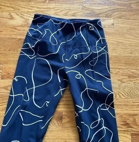 Sweaty Betty  Leggings Women's Size XS Super Soft 7/8‎ Yoga Blue Line Flow Print