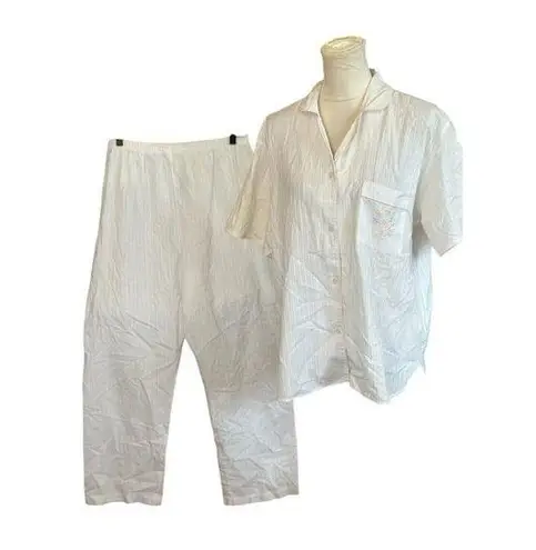 Vintage Miss Elaine PJ's Pajamas Set Floral Embroidery Sz M 2 pieces Size M