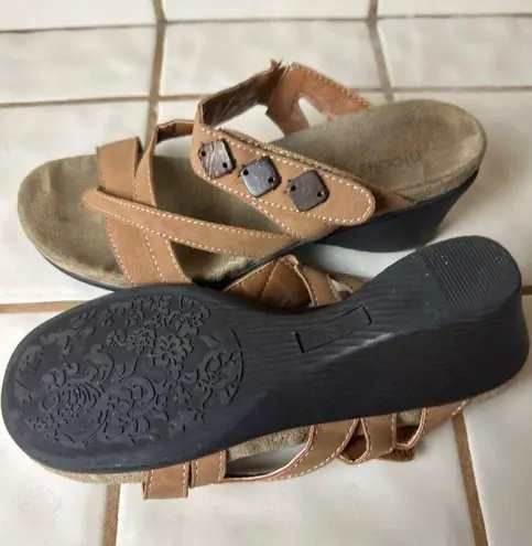 Nicole Women's Albany Brown Strappy Thong Slip On Wedge Sandals Size 7W Sku 25