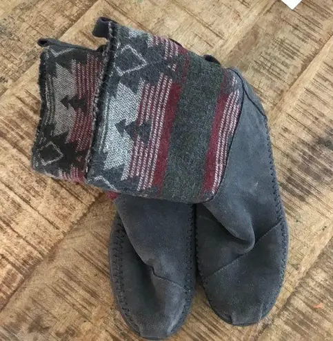 Toms  winter boots size 7