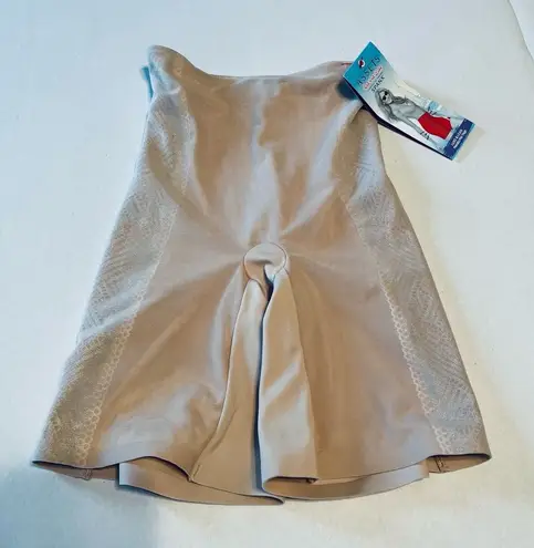 Assets Red Hot Label by Spanx Womens SZ Small Luxe & Lean Mid Thigh Short NEW Tan