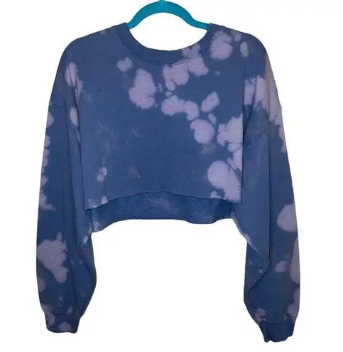 Pretty Little Thing  One of a Kind Bleached Cropped Sweatshirt