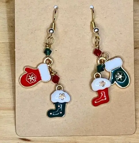 Christmas Holiday Mitten Dangle Earrings