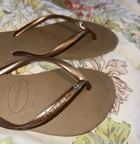 Havaianas rose gold Flip Flop With Rhinestone Sz9/10W