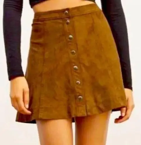 RD Style 100% leather brown snap button skirt size medium NWOT