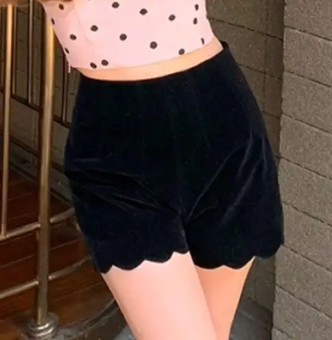 Japanese Kawaii Gyaru Y2K Doll Black Velvet Comfy Scalloped Trim Shorts Size XS