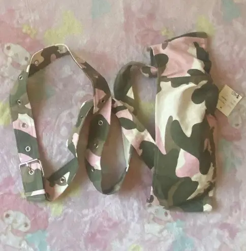 Hot & Delicious boutique pink camouflage wrap around top (NEW) L