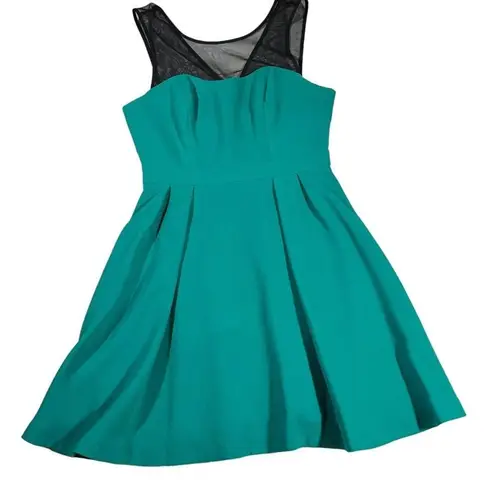 BCBGeneration  Green Sleeveless Dress Side/Back Cut Out Sweetheart‎ Neckline Sz 2