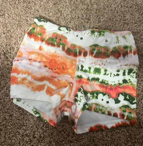 NWT Fleo size small athletic shorts Multiple