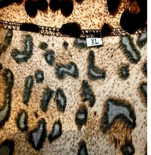 Women’s Leopard Design Lightweight Button Down Cardigan Shirt With Pockets Brown Size XL