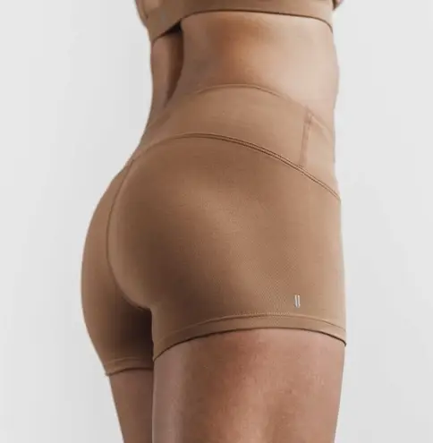 Nobull NWT Women's Matte Short 2" - Medium - Toffee Brown