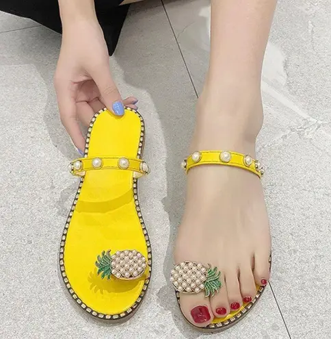 Pearl Pineapple pearl strap sandals Yellow Size 5.5
