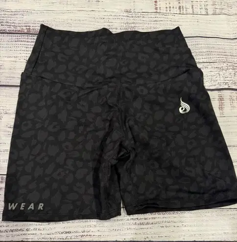 Ryderwear High Waist Animal Scrunch Bum Shorts in Leopard Black Size Small