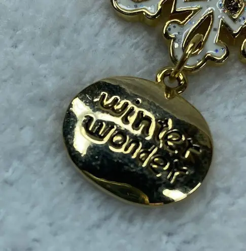 White Glitter Snowflake Winter Wonder Dangle Christmas Holiday Pin Brooch AAI