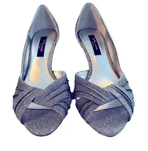 Nina  evening sandals silver size 9M crisscross front