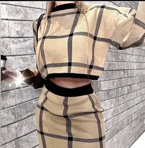 Lavishly Paris Nwt, Women’s Designer Plaid Knit Sweater and Skirt Set.