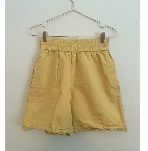 COS Womens Relaxed Fit High Rise Summer Shorts Size XS Golden Yellow
