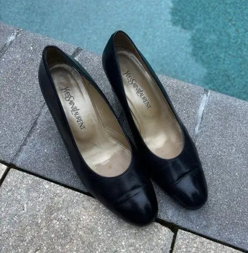 Saint Laurent Vintage Yves  Black Leather Round Toe Pumps SZ 35