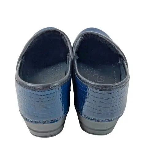 Sanita Blue Croc Embossed Patent Leather Clog Womens EU 37 Comfort Professional